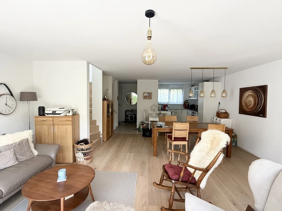 New semi-detached house in Reinach!