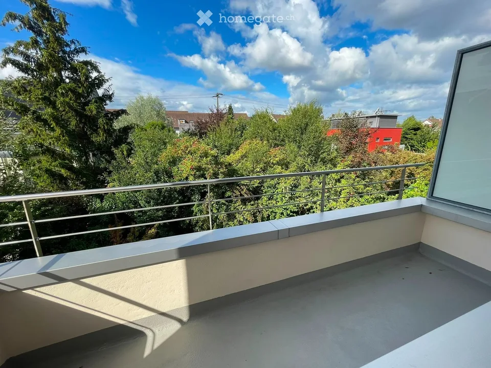 Appartamento di 4 locali ristrutturato di recente con balcone