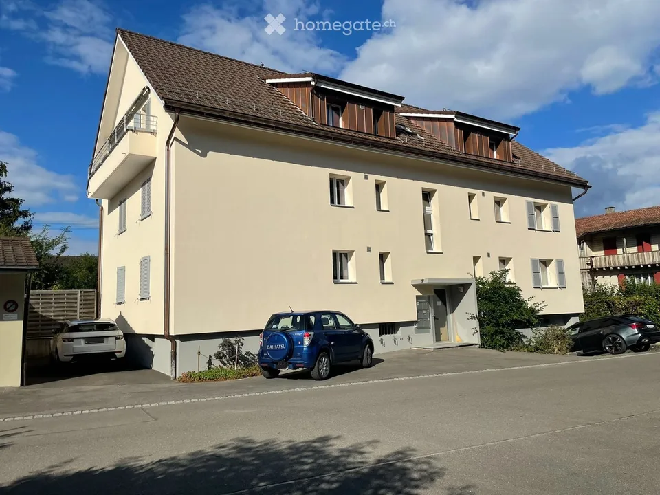 Appartamento di 4 locali ristrutturato di recente con balcone