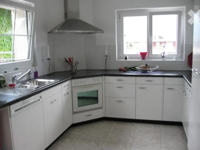 Bello appartamento di 3,5 locali in affitto con balcone e terrazza