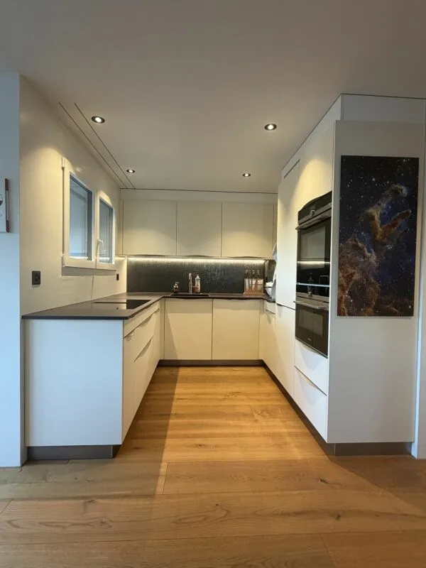 Stilvolle 2.5-Zimmerwohnung in Hölstein - hochwertig, ruhig und bezugsbereit