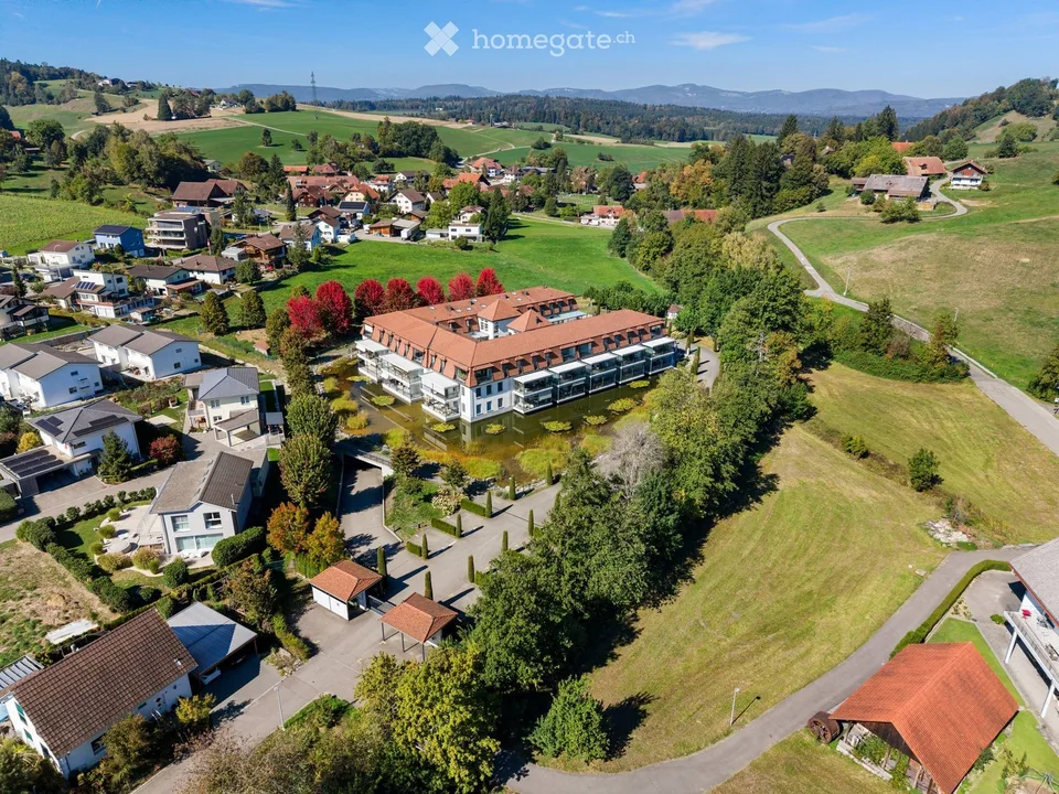 Élégance au bord de l'étang – vie moderne dans un idylle naturelle avec oasis de piscine à Pfaffnau / LU – photo 8 sur 56