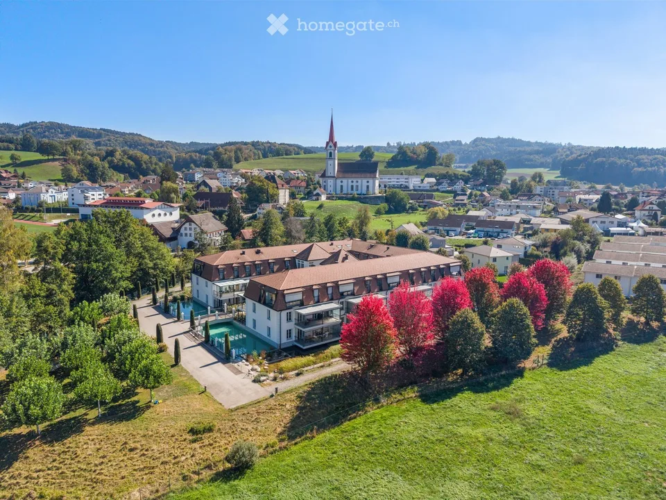 Élégance au bord de l'étang – vie moderne dans un idylle naturelle avec oasis de piscine à Pfaffnau / LU – photo 24 sur 56