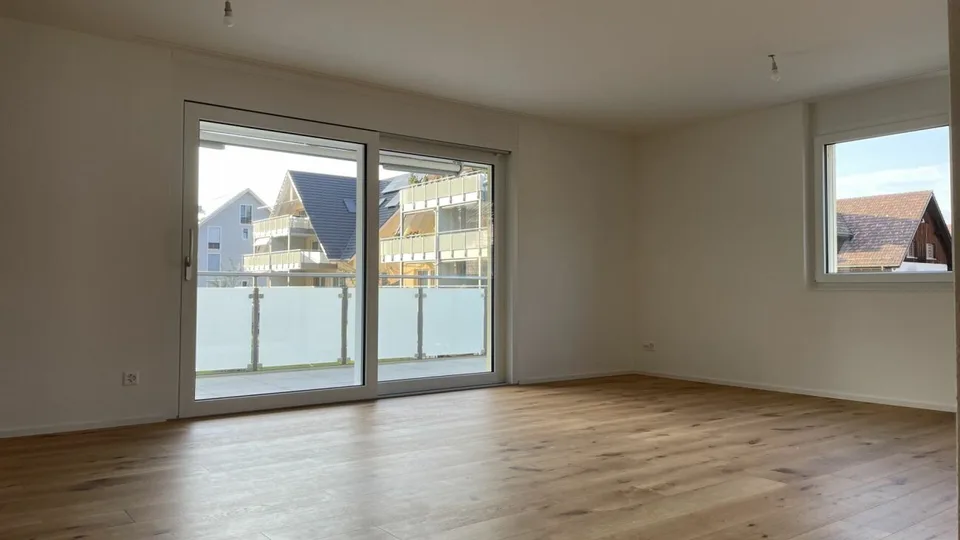 ERSTBEZUG IN MODERNEM NEUBAU