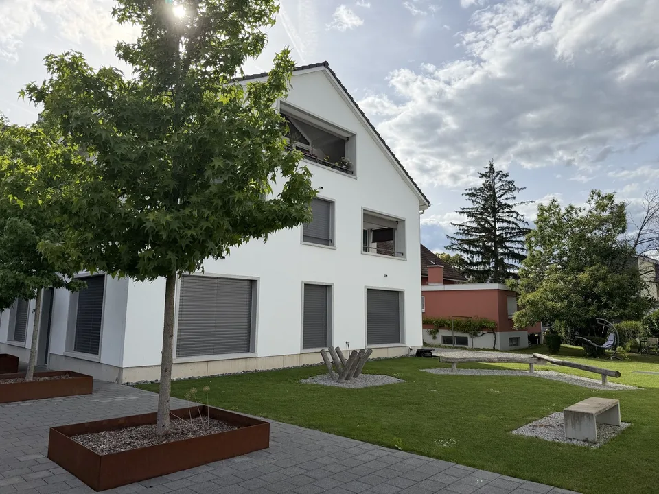 Moderne 4.5-Zimmer-Dachwohnung mit Loggia im Eigentumsstandard in Möhlin