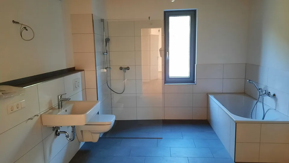 Tiengen - Appartamento al piano terra di 3 locali 128 m²