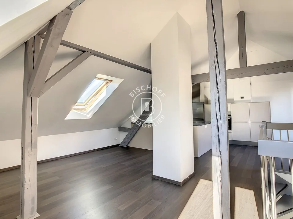 Spacious 6-room apartment in Saint-Louis – Available immediately – photo 6 of 16