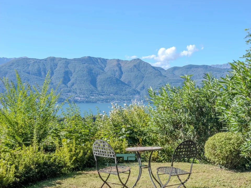 Casa unifamiliare con vista lago ? Porto Valtravaglia