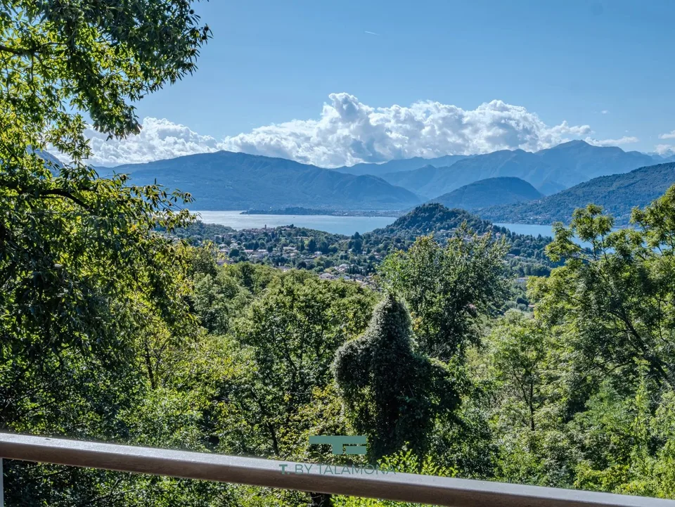 Casa unifamiliare con vista lago ? Porto Valtravaglia