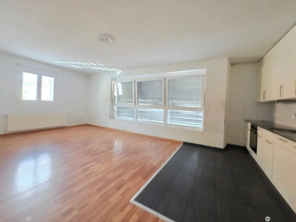 Gemütliche 3-Zimmer-Wohnung im Erdgeschoss in Biel – ab sofort verfügbar!