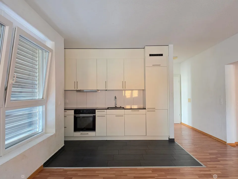 Gemütliche 3-Zimmer-Wohnung im Erdgeschoss in Biel – ab sofort verfügbar!