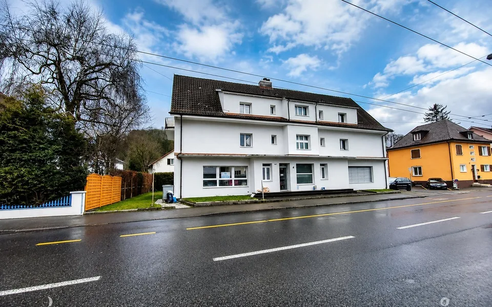 Gemütliche 3-Zimmer-Wohnung im Erdgeschoss in Biel – ab sofort verfügbar!