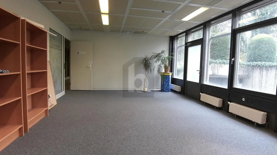 Helles und geräumiges Büro