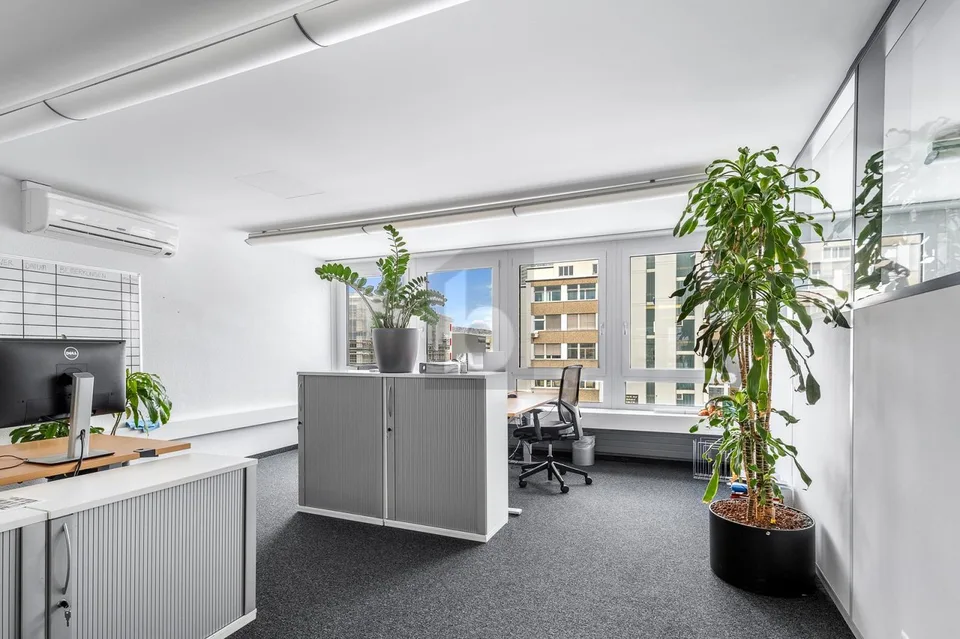 MODERN SPACES IN CENTRAL LOCATION
