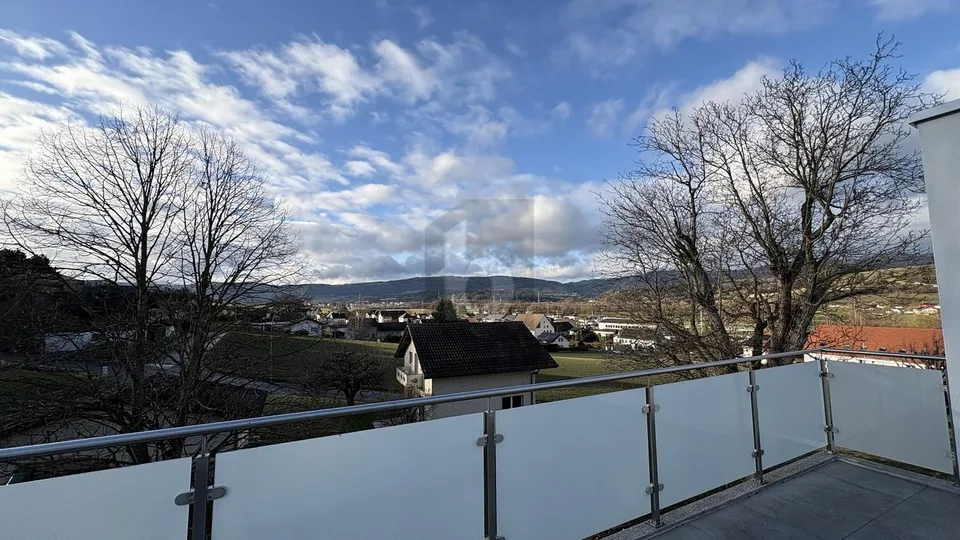 NEU UND GERÄUMIG LETZTES VERFÜGBARES
