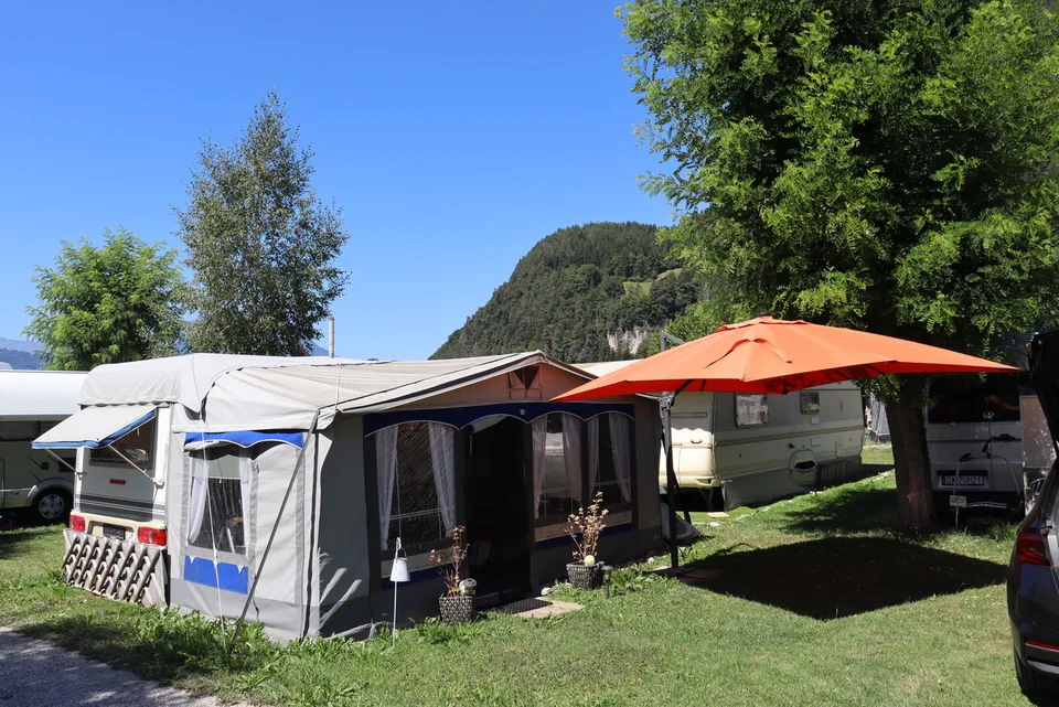 Wohnmobil mit Vorraum - Ihr Rückzugsort in Unterseen!