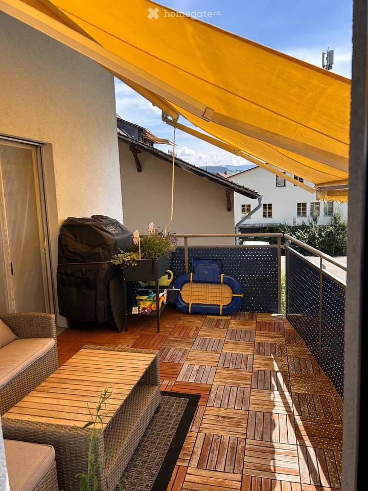 Large 4.5 room apartment plus gallery