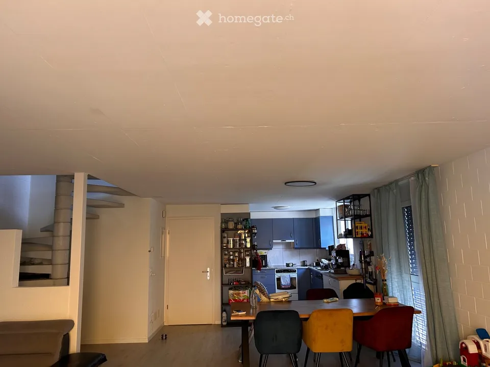 Grosse 4,5 Zimmer Wohnung plus Galerie