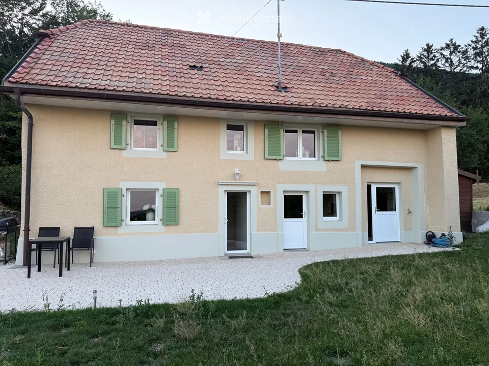 Maison de caractère avec terrasse et jardin