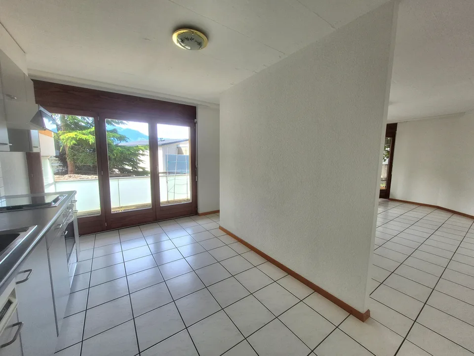 GRANOIS/SAVIESE - APPARTAMENTO 4.5 LOCALI AL PIANO TERRA CON TERRAZZA