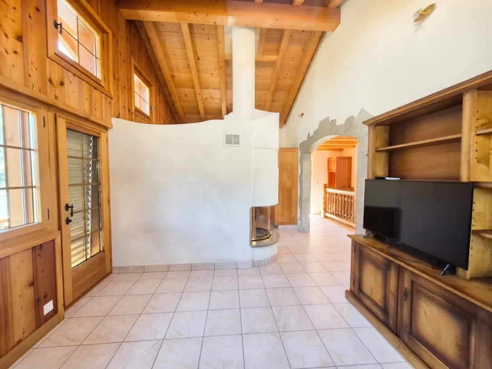 EUSEIGNE - BEAUTIFUL 3.5 ROOM CHALET