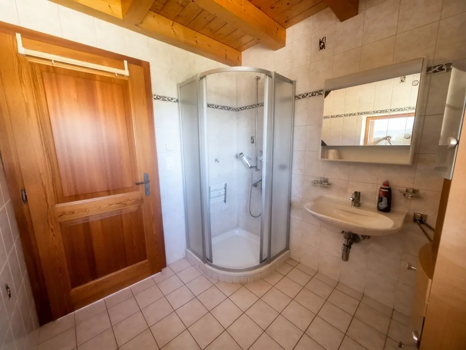 EUSEIGNE - BEAUTIFUL 3.5 ROOM CHALET