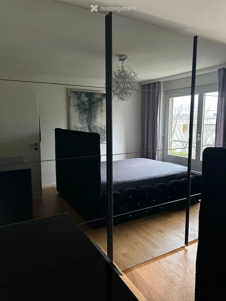Charmant appartement 2.5 pièces au rez-de-chaussée à Zurich-Höngg