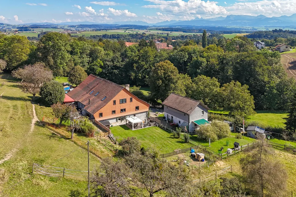Magnifique ferme rénovée de 3 logements et d'une écurie