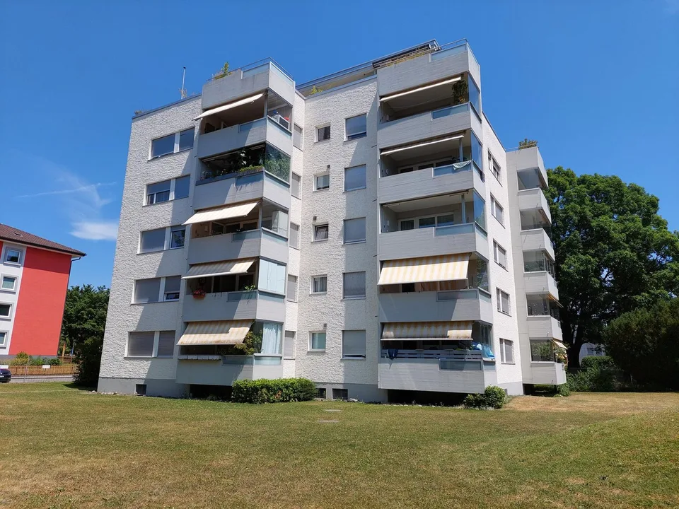 Teilsanierte Wohnung an ruhiger Lage