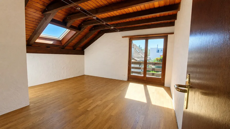 Charmante 5.5-Zimmer-Doppeleinfamilienhaushälfte im Landhausstil mit vielseitigen Nutzungsmöglichkeiten