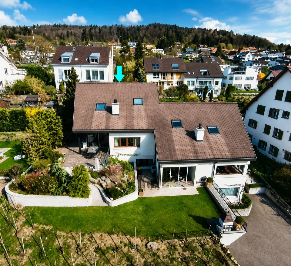 Charmante 5.5-Zimmer-Doppeleinfamilienhaushälfte im Landhausstil mit vielseitigen Nutzungsmöglichkeiten