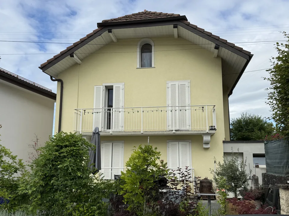 VILLA LOCATIVE IDÉALEMENT SITUÉE À 5 MINUTES DE LAUSANNE (CRISSIER) !