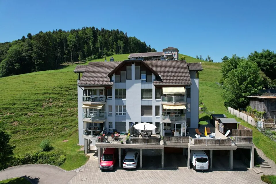 Grosszügiges Wohnen mit Wintergarten, Cheminée und beeindruckender Terrasse