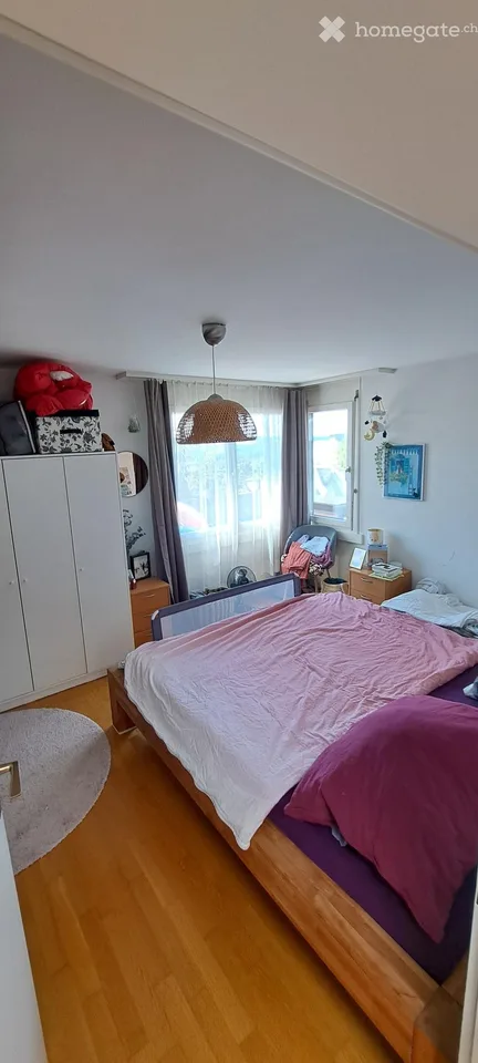 Bright 3.5-room attic apartment in a quiet location in Birmensdorf with a view