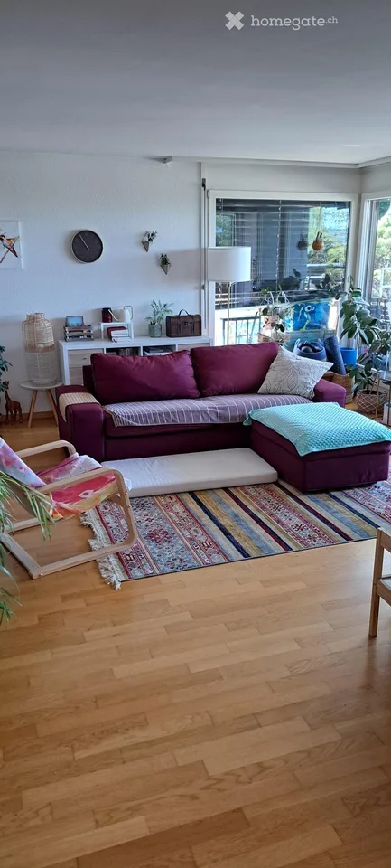 Bright 3.5-room attic apartment in a quiet location in Birmensdorf with a view