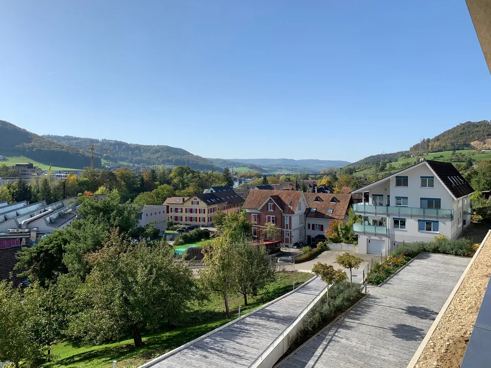 Abitazione moderna sul versante soleggiato di Sissach con vista lontana ininterrotta