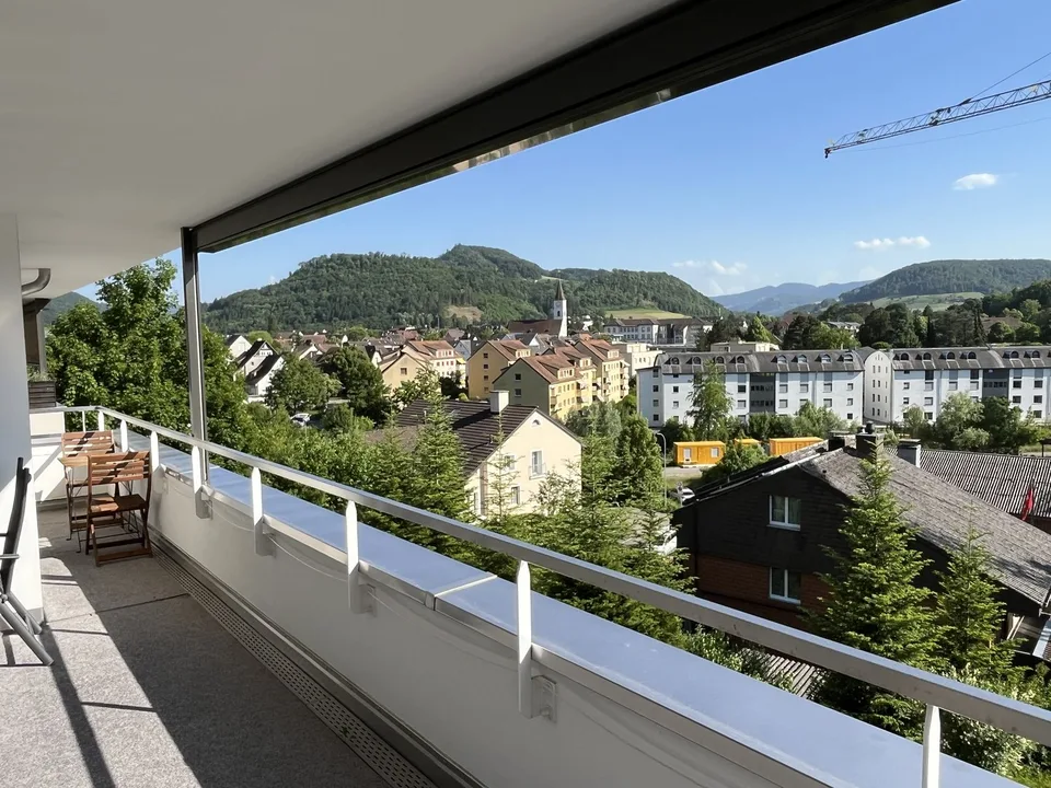 Abitazione moderna sul versante soleggiato di Sissach con vista lontana ininterrotta