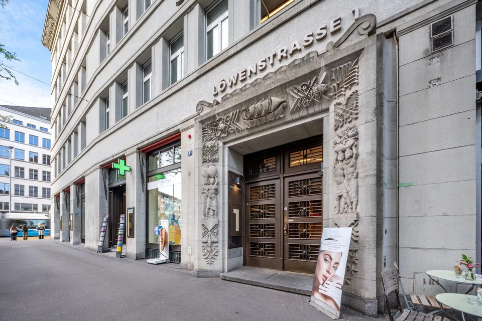 Bürofläche mit Balkon im Vormieterausbau