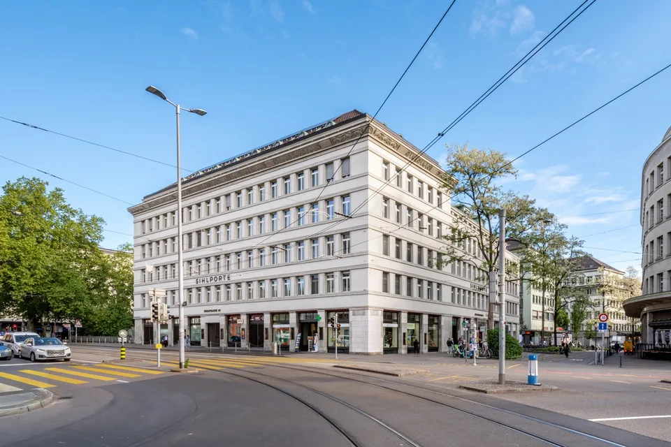 Bürofläche mit Balkon im Vormieterausbau