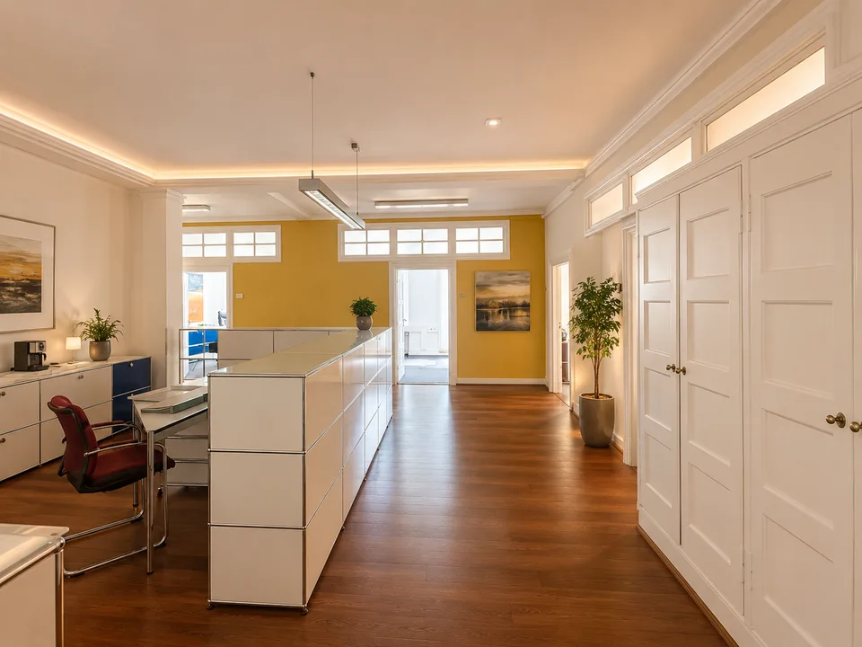 Bürofläche mit Balkon im Vormieterausbau