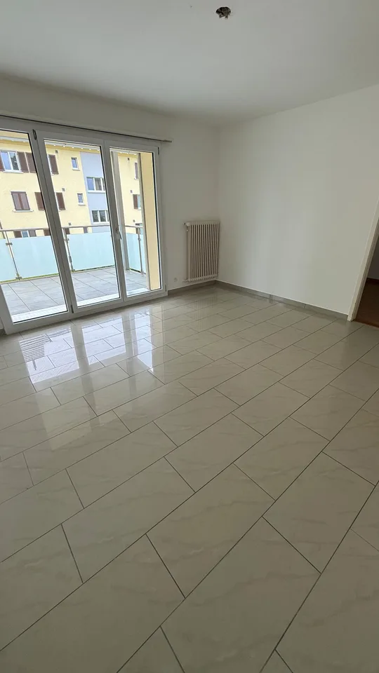 Bright 3.5-room apartment with balcony in Dietikon
