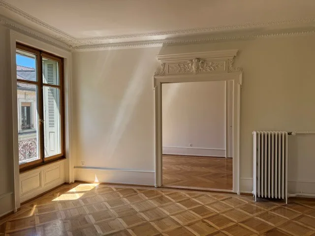 Charmantes 5-Zimmer-Wohnung im Herzen von Lausanne renoviert