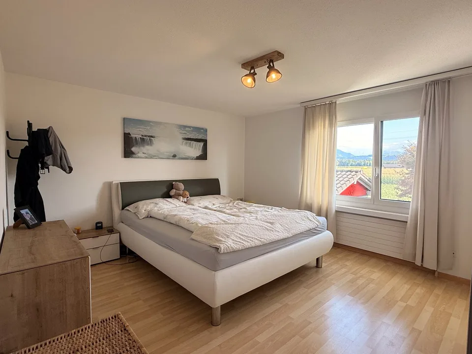 4.5-Zimmer-Wohnung im Eigentumsstandard - absolute Ruhe mit viel Grün in Hünenberg