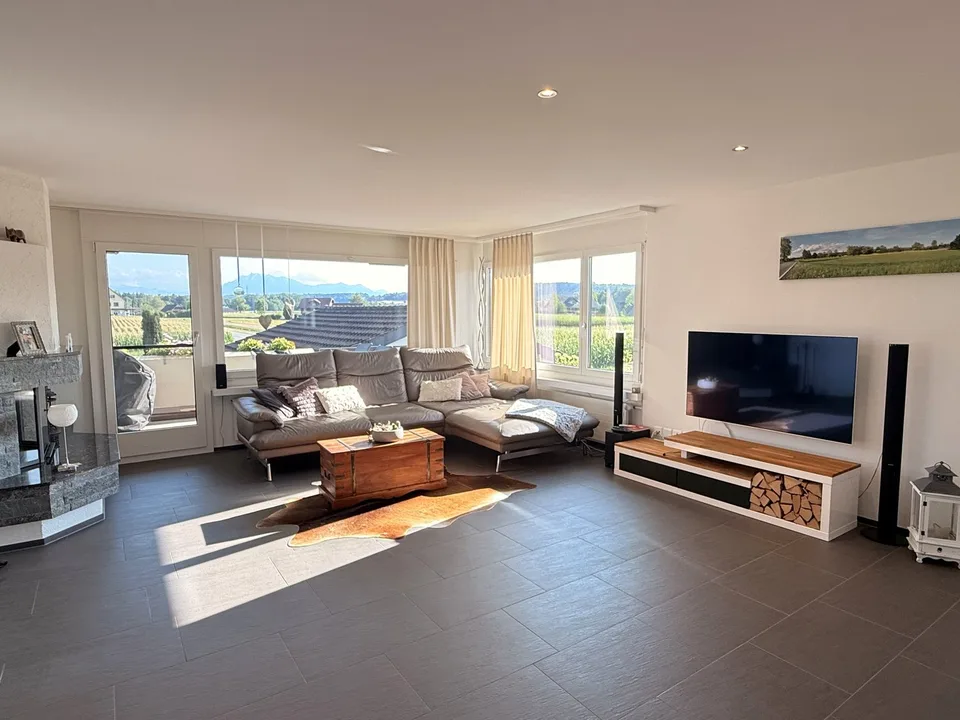 4.5-Zimmer-Wohnung im Eigentumsstandard - absolute Ruhe mit viel Grün in Hünenberg