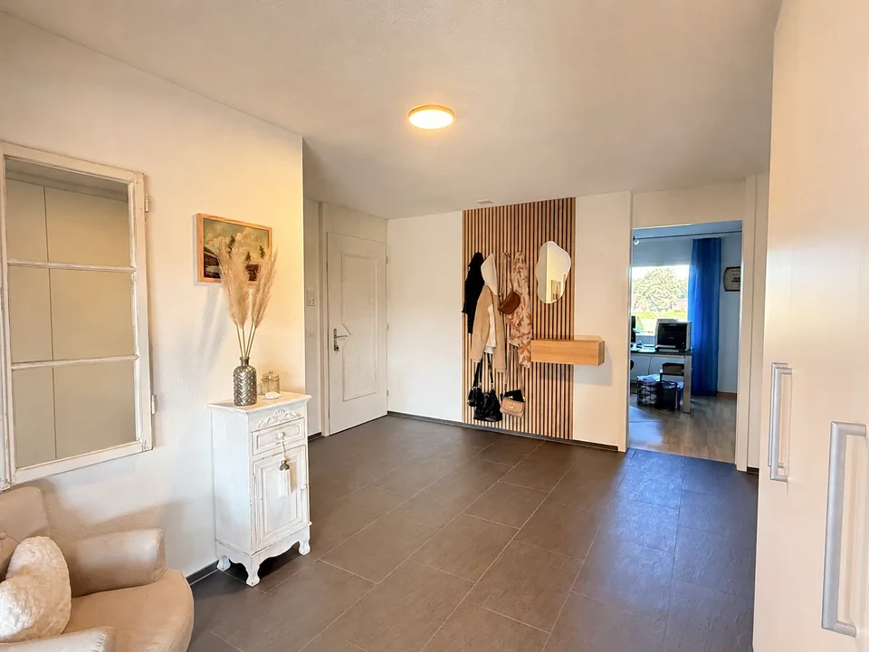 4.5-Zimmer-Wohnung im Eigentumsstandard - absolute Ruhe mit viel Grün in Hünenberg