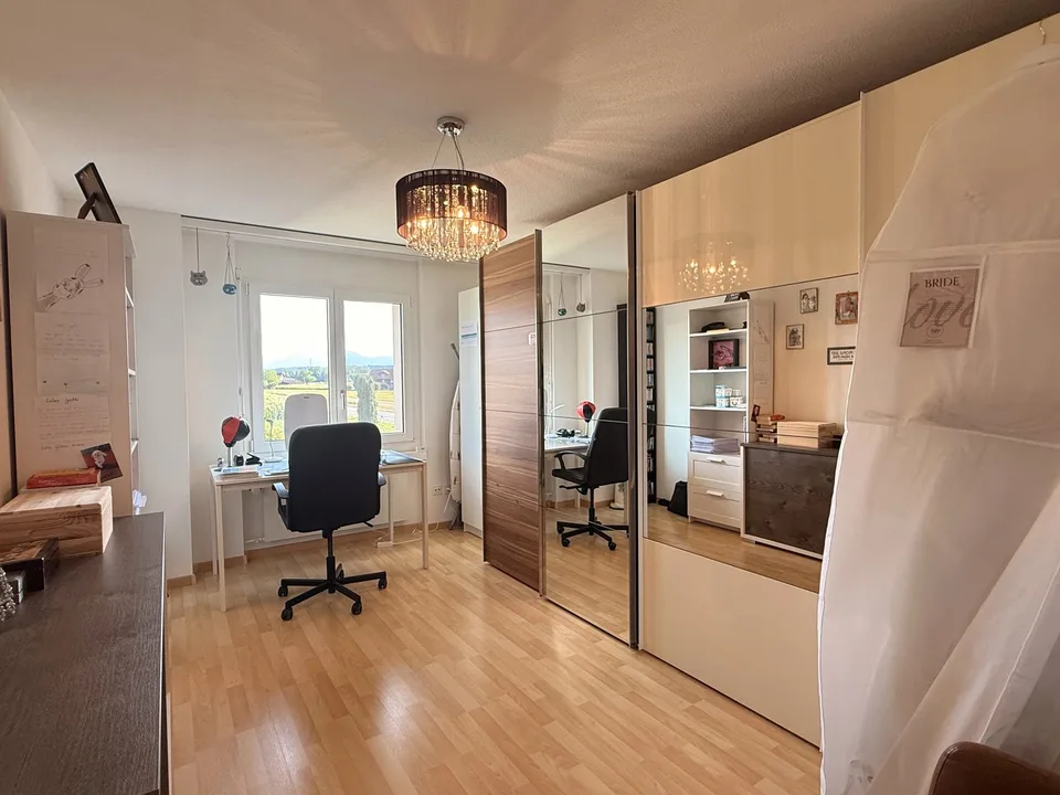 4.5-Zimmer-Wohnung im Eigentumsstandard - absolute Ruhe mit viel Grün in Hünenberg