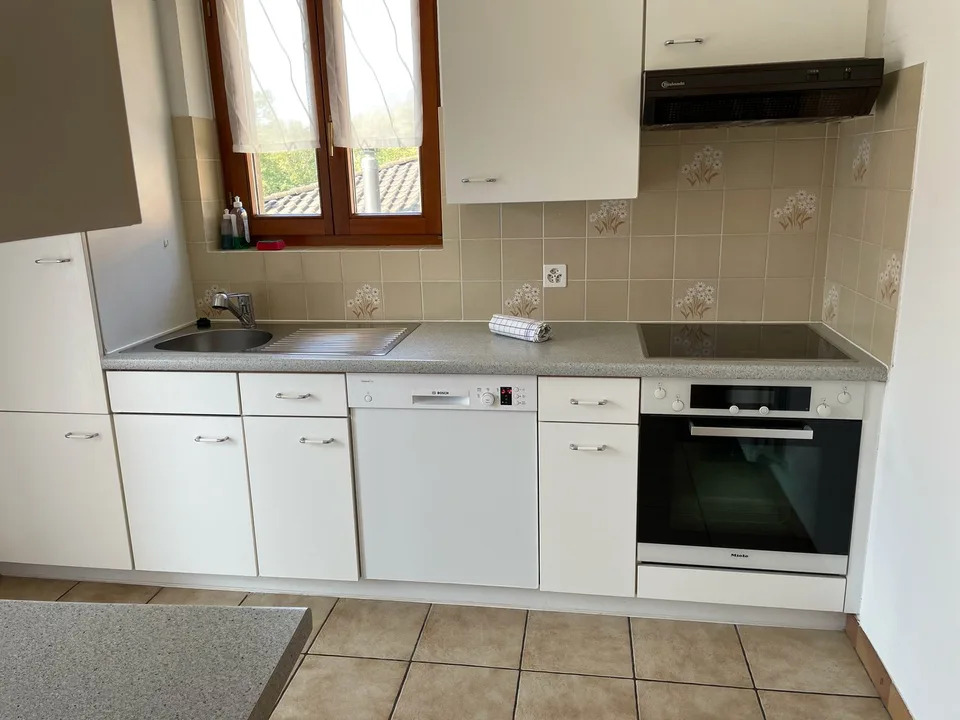 Gordola – Helle 4-Zimmer mit Balkon