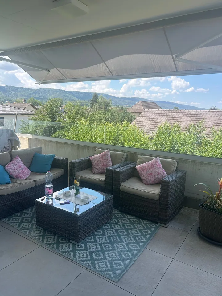 Appartement moderne de 3.5 pièces avec balcon à Courgenay