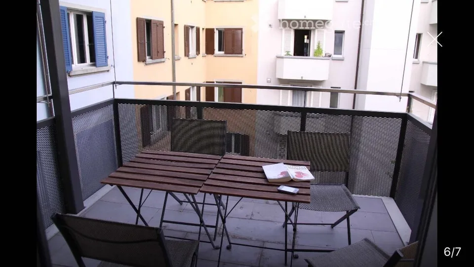 Sonnige 2.5-Zimmer-Wohnung mit Balkon im lebendigen Zürich 8004