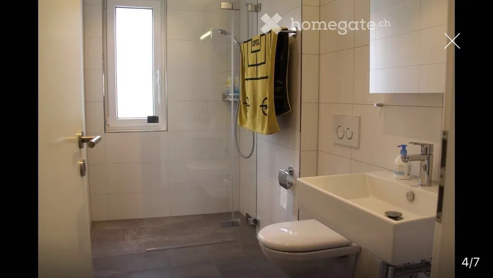 Sonnige 2.5-Zimmer-Wohnung mit Balkon im lebendigen Zürich 8004